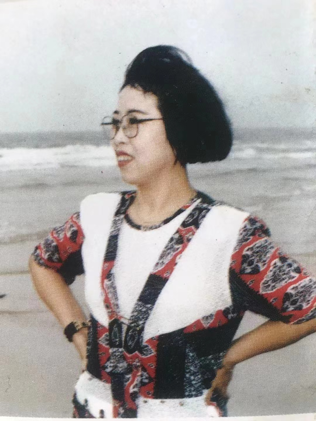 寒冰长篇小说《女记者》：第一章