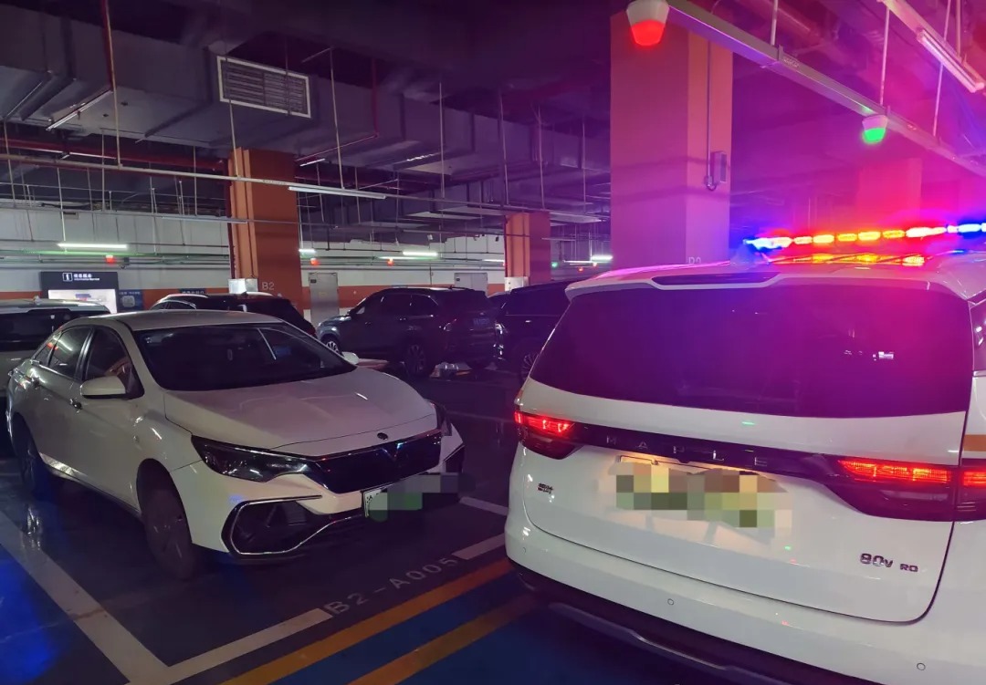 乘客吐槽网约车乱收费，执法人员私信联系后，司机退还全部车费
