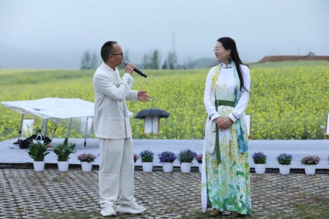音画交响绽花海 “春雨”润物暖童心 ——民进云南省委会指导举办音画交响艺术公益活动
