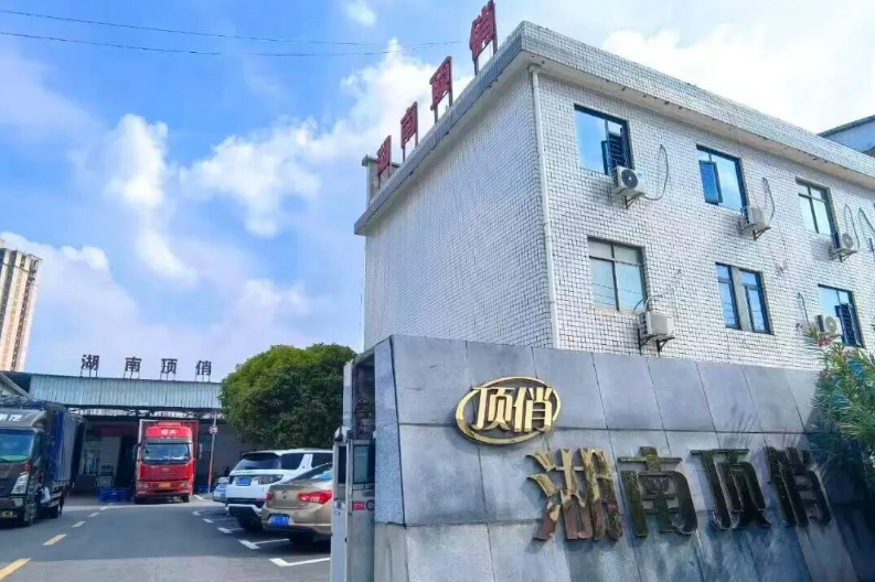 无名小牌，洗衣液赛道杀疯了！ 3 年干到年销过亿