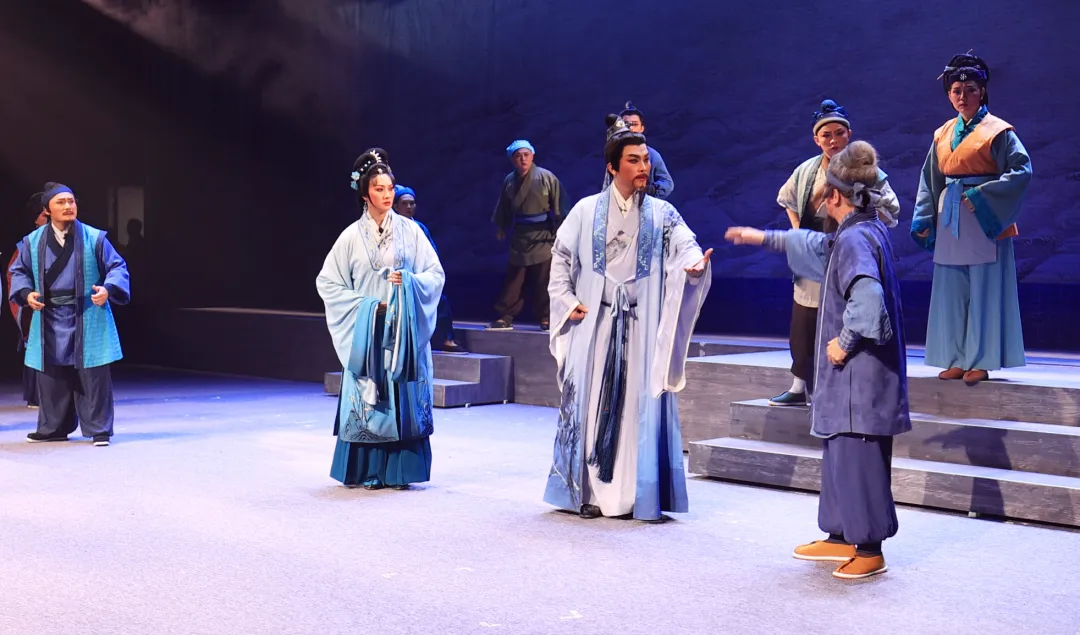 座无虚席！大型原创琼剧《布衣卿相》成功首演，绽放时代光彩