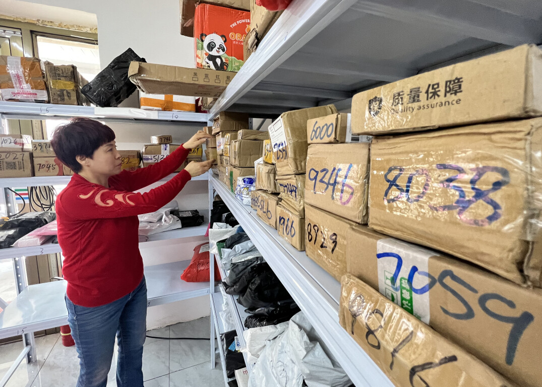 拼多多兜底偏远物流中转费，广东商家：计划把椰子鸡卖到西藏新疆