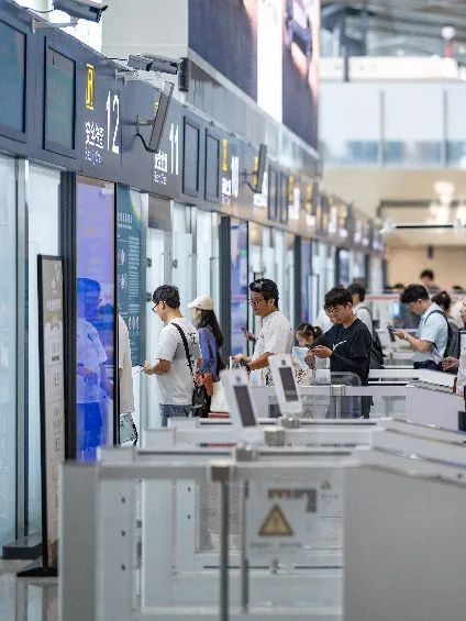 海南三大机场今年预计开通国际航线90条