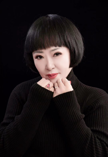 长篇小说《女记者》第二部——激流岛