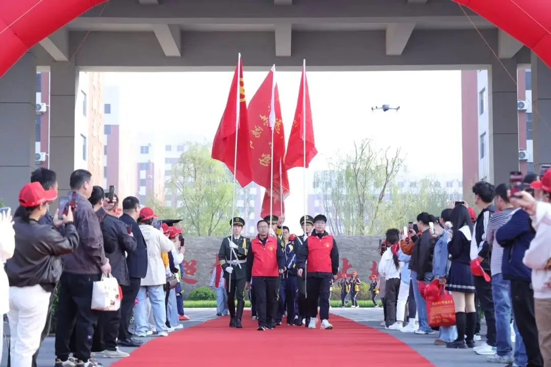 砥砺前行 向阳而生，廊坊志鸿中学第二届春日远足活动圆满举行