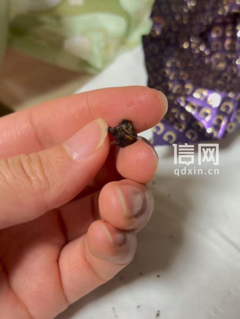 歌帝梵巧克力吃出异物消费者讨说法 ，客服要全过程视频 律师：这要求不合理