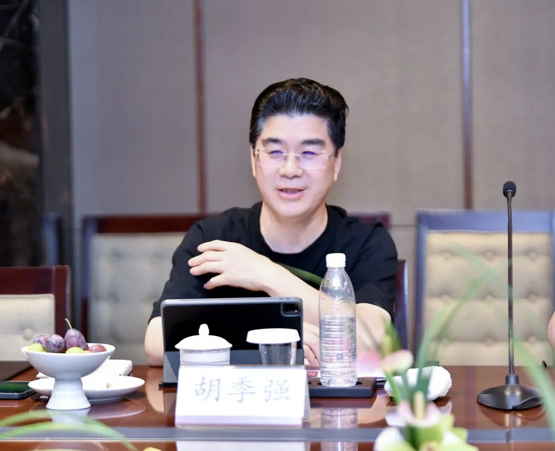 胡季强.jpg