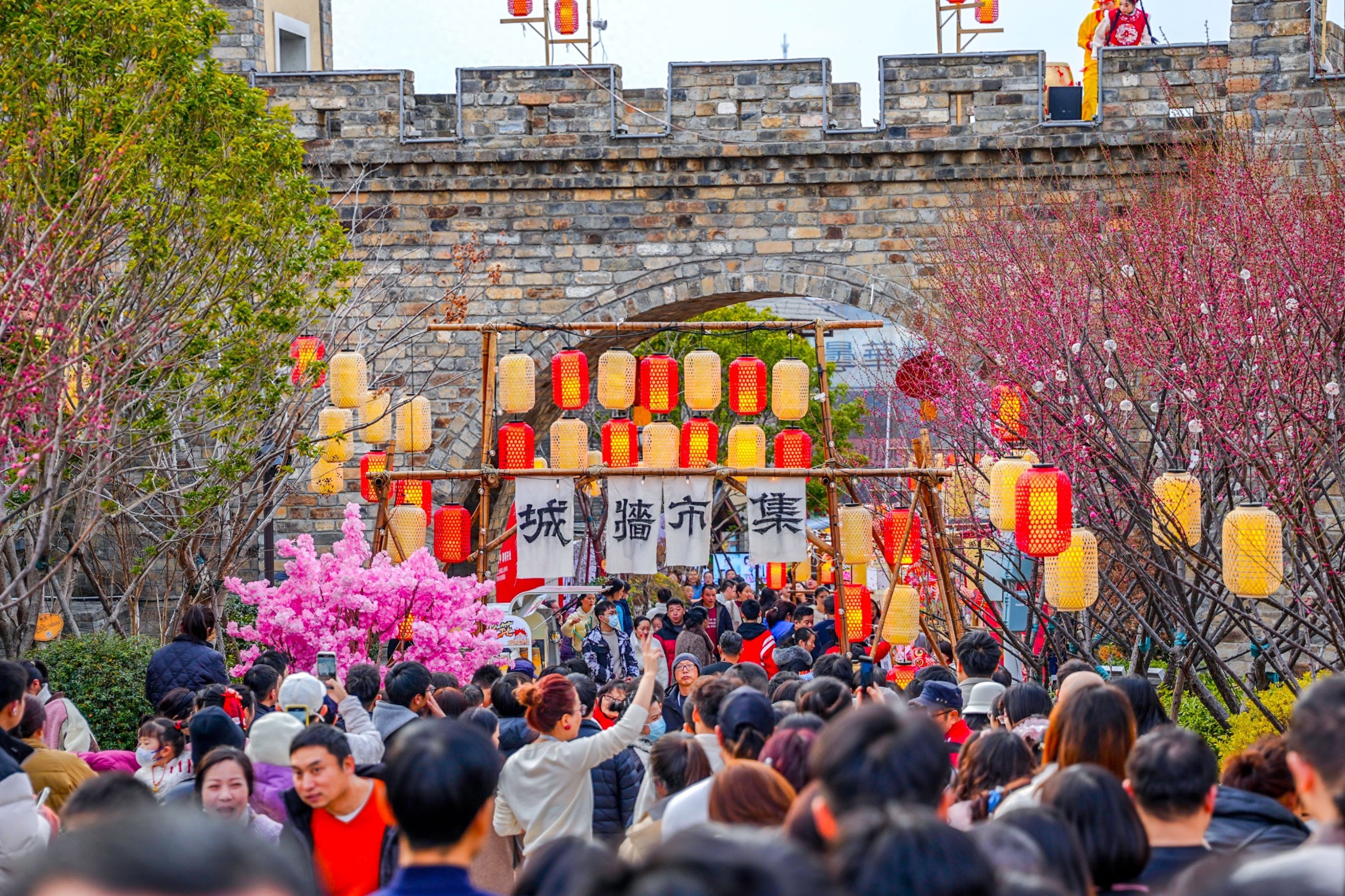 262.23万人次春节打卡武昌，黄鹤楼、昙华林、斗级营大热