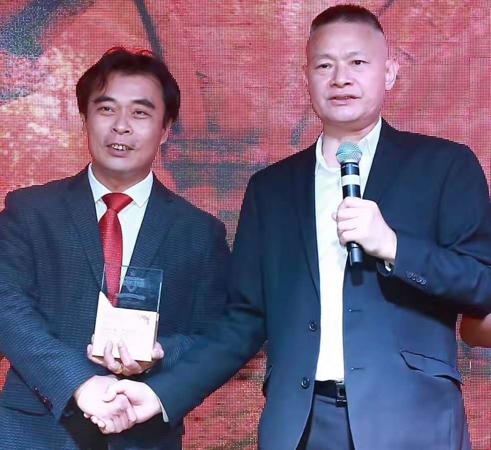 海南的公益与音乐：田丰与杜江的携手故事
