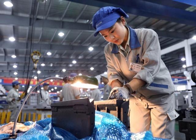 中国有14亿人,工厂却陷入了“用工荒”,打工人都去哪了?