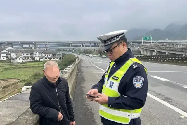 行人上高速？交警：别用生命走“捷径” ！