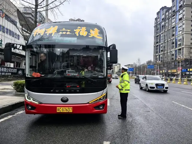 盯重点，严整治！播州交警持续开展客货运输车辆集中整治！
