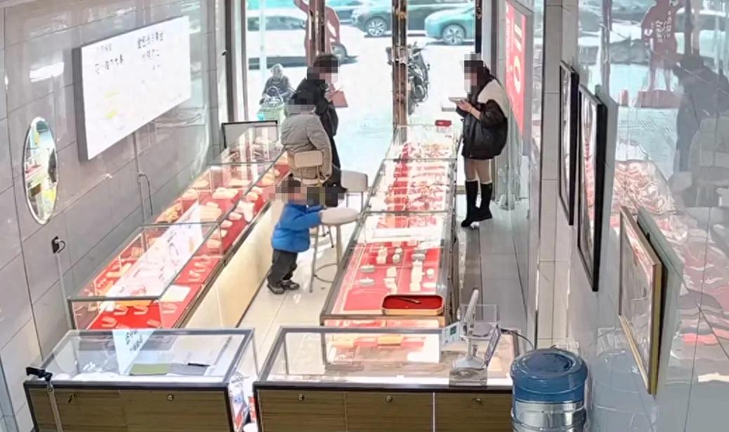 30万元黄金骗局被识破！为珠宝店老板点赞！