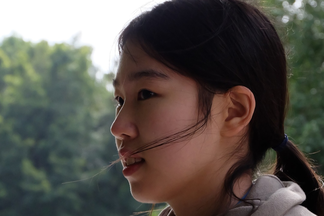 小洲村取景的电影《十四和四十》广州首映，双视角叙事讲述母女情