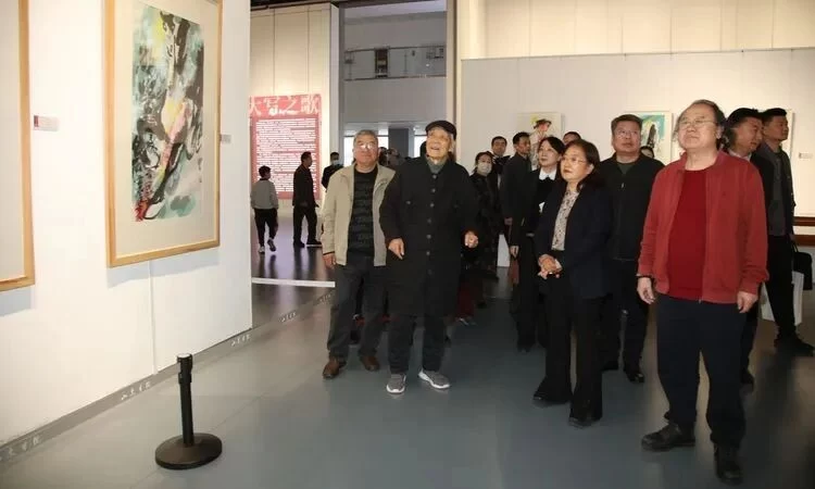 “大写之歌——齐辛民艺术系列展”在山东画院举行(图6) “大写之歌——齐辛民艺术系列展”在山东画院举行(图6)