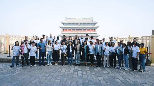 触摸千年脉动，共筑文明之桥——人类命运共同体国际智库论坛嘉宾开启北京中轴线文化体验之旅(图4)