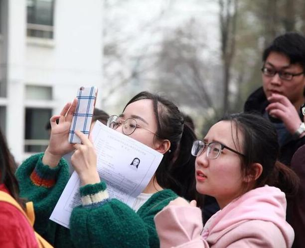 “715无休制度”被提出,网友:“996制度”都快要熬不下去了