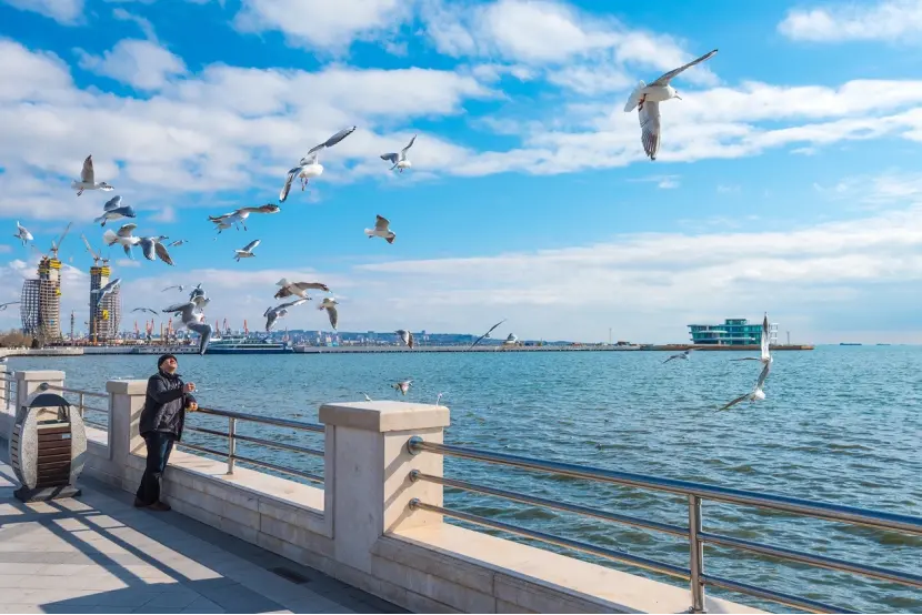 巴库滨海长廊,@Azerbaijian.travel