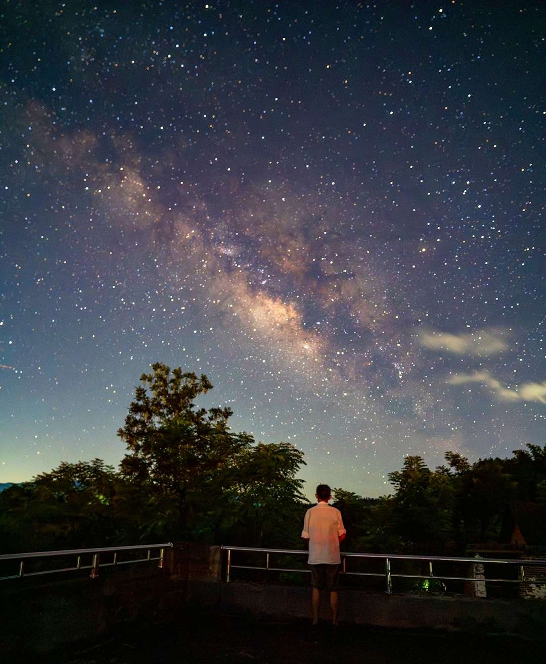 周主宝打油诗：仰望银河