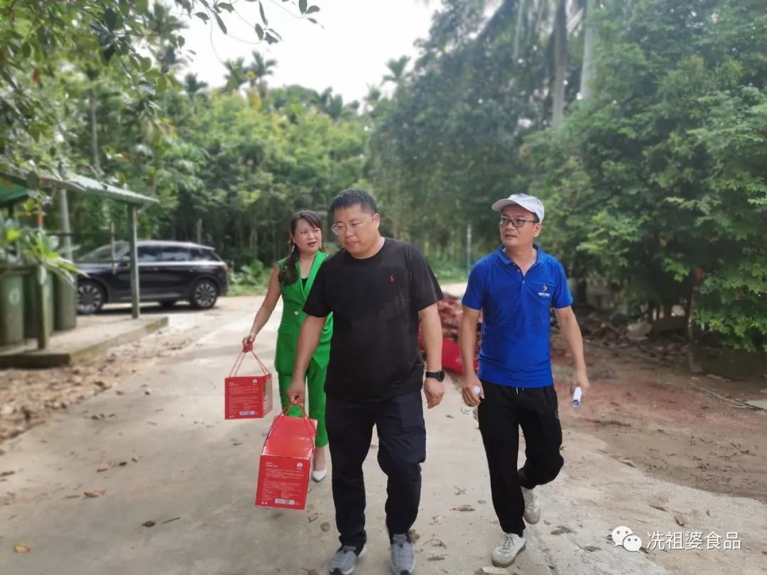 走访慰问 贫困户 高龄老人，浓浓真情暖人心