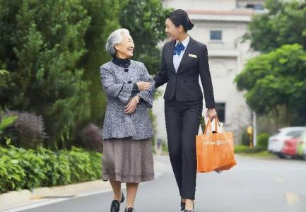 在中颐龙湖康养小镇·锦园，解锁健康生活新享法