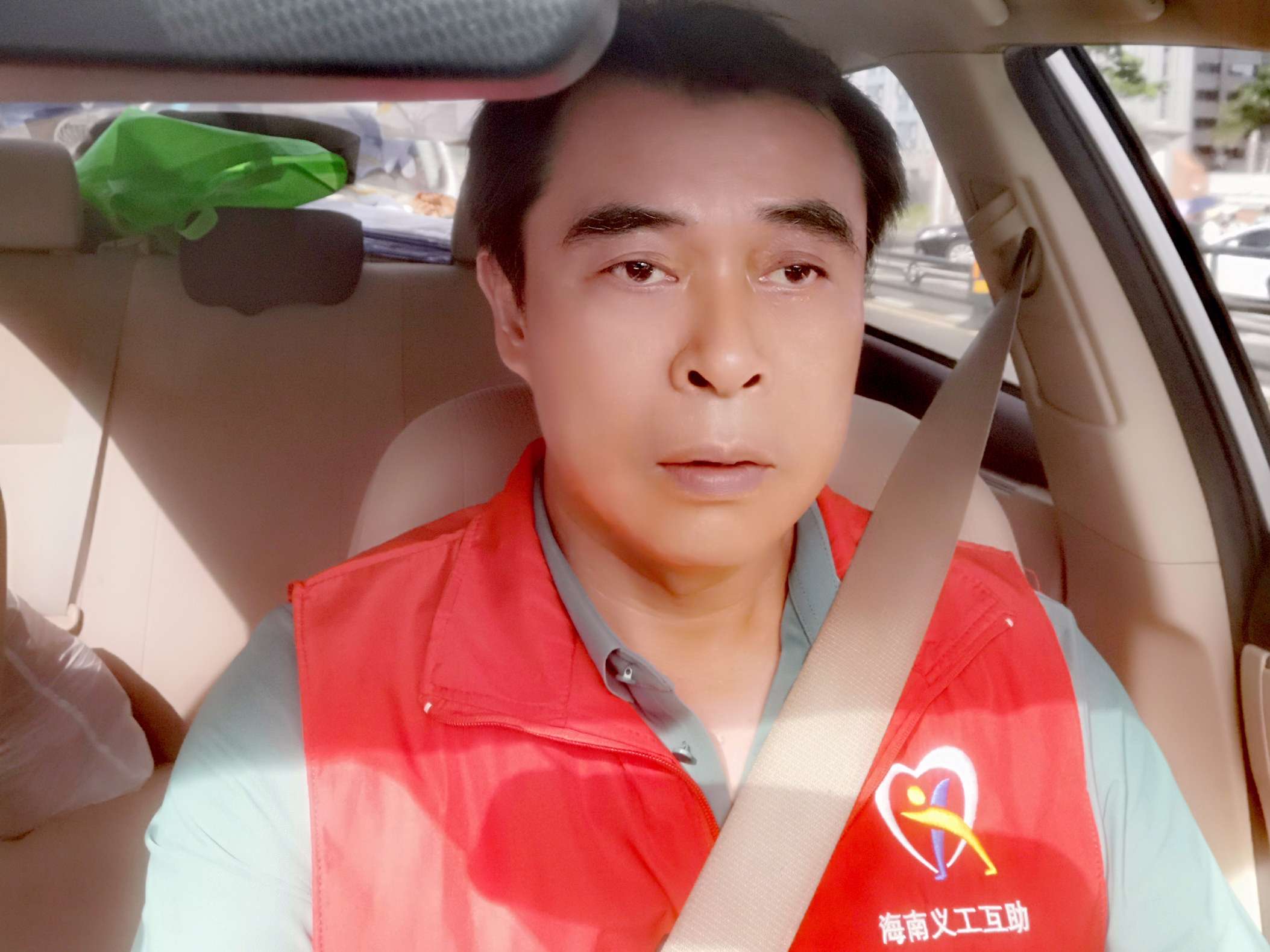 汇聚微光，照亮梦想：2025海南爱心送考的温暖奇迹