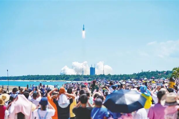 《人民日报》刊发两篇文章，关注海南商业航天和琼州海峡客滚运输