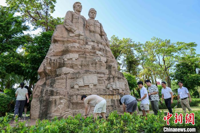 （抗战胜利80周年）华裔大学生聆听南侨机工事迹：“铭记历史，不忘根本”