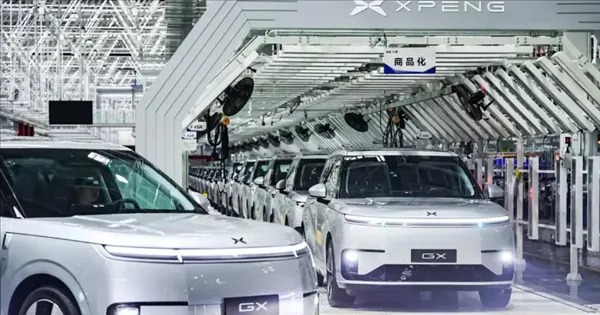 小鹏GX首台Robotaxi量产车下线，无人驾驶替你出车赚钱