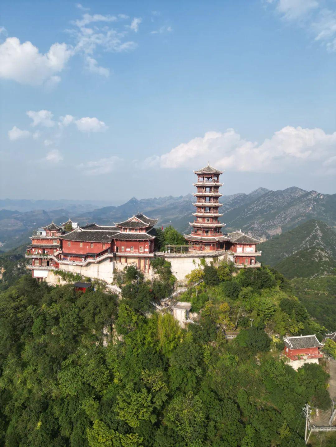 盘州，滇黔边界上的600年古城，徐霞客爬山探洞住了10天