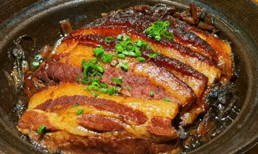 这座三省交接处的无名小城,成为了小吃王国!