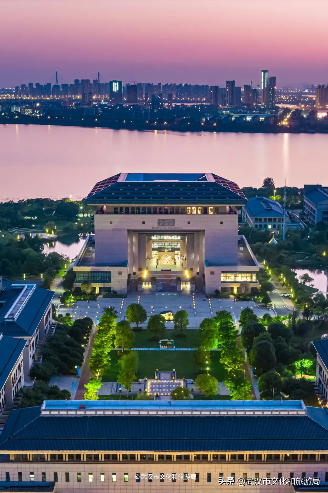 这么美那么燃，大学来武汉！