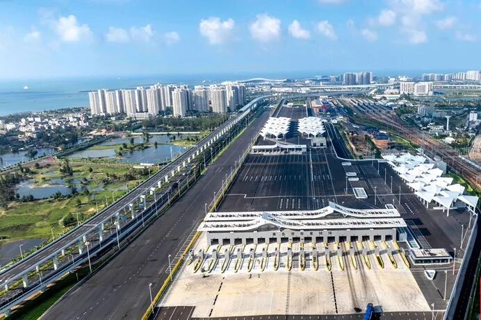《人民日报》头版关注海南：更高水平 对外开放谱新篇