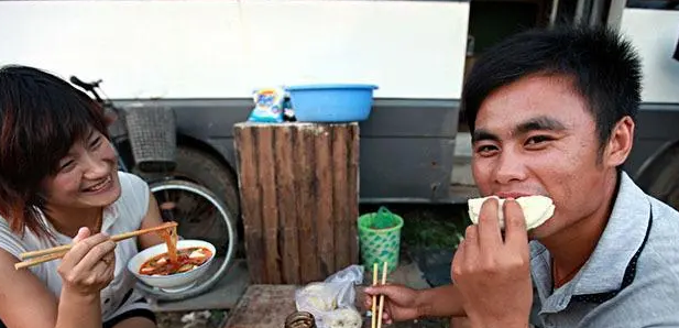 夫妻两人,一年工作下来存10万,在我国属于啥水平?