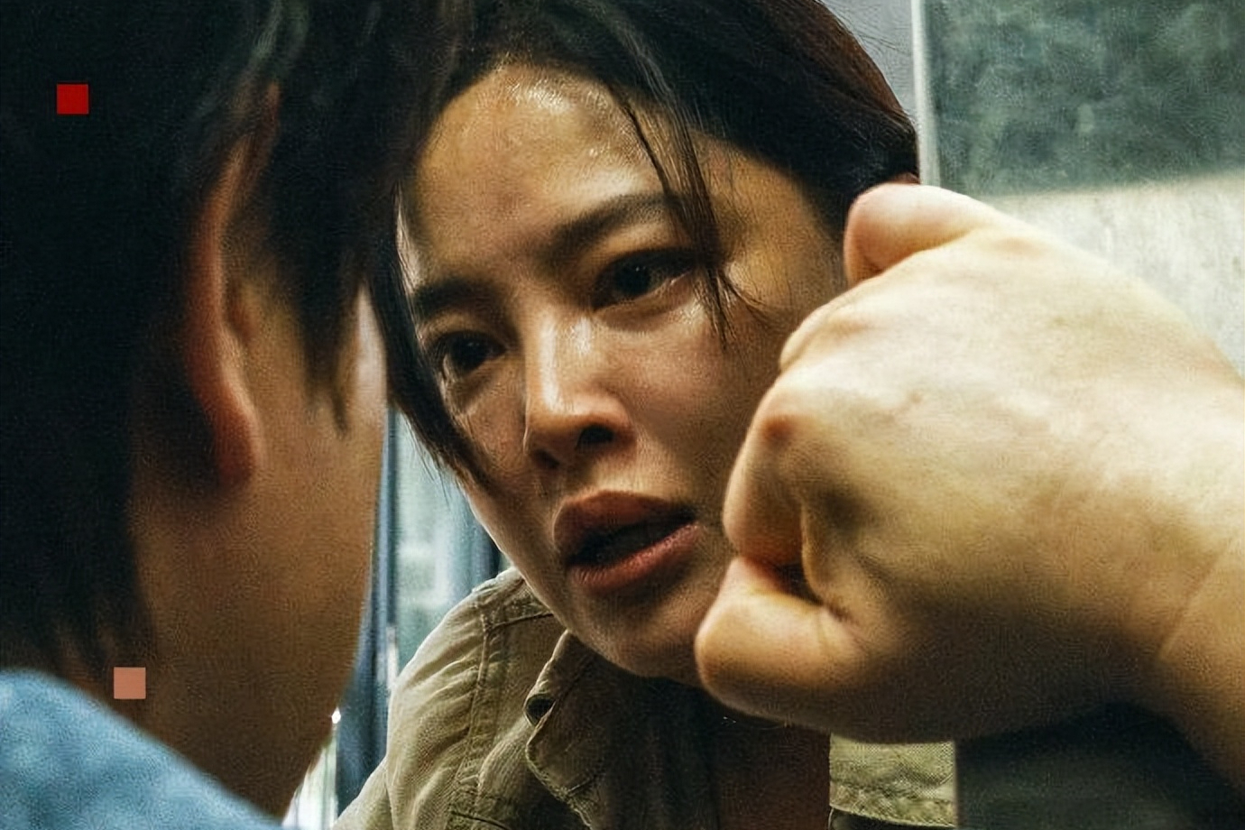 内娱双爆！辛芷蕾捡漏拿影后，蓝盈莹扮丑搭戏骨，野心女凭啥赢？