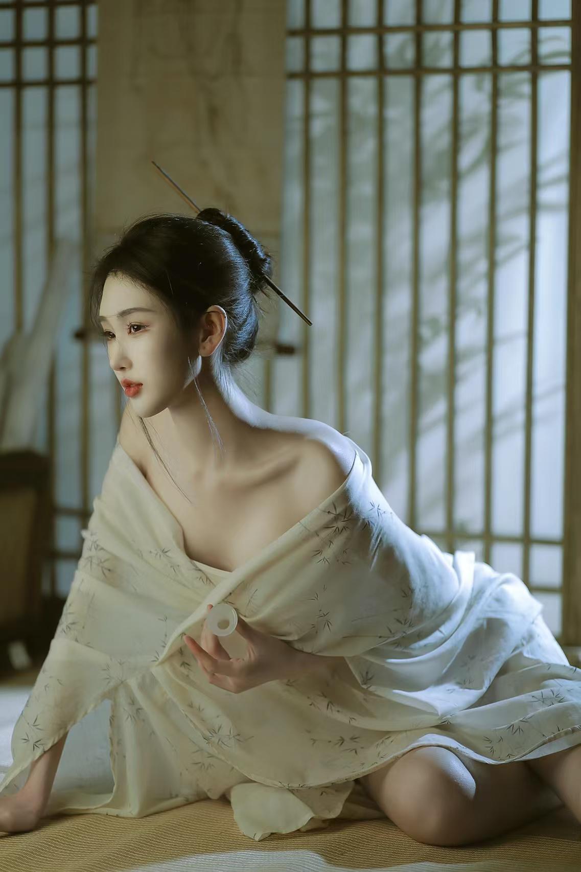 人像摄影中重点刻画少女的肢体