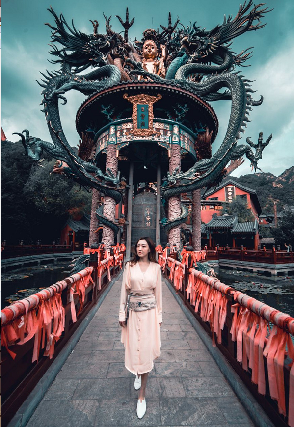 藏在北京深山中的一座古寺，距今已有900年，其建筑在国内很少见