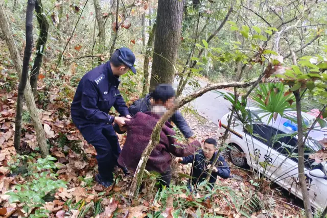 平安不打烊！新蒲公安接连救助两名走失老人