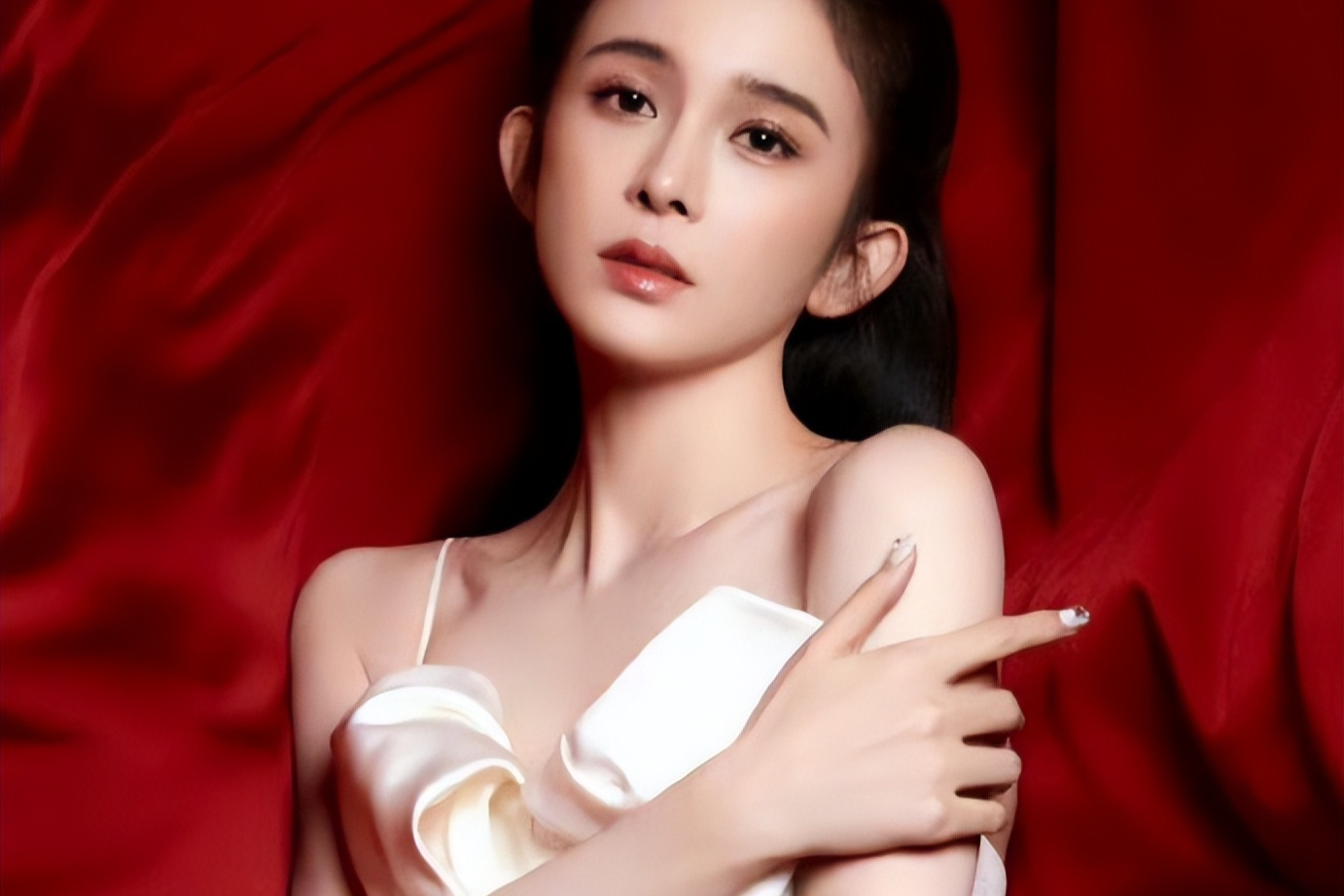从陈晓、成毅到张姓顶流，赵樱子靠“爱情剧本”，如何败光观众缘？