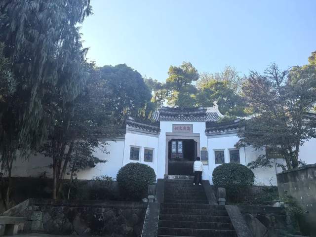 水一方学人拜谒郑广文祠