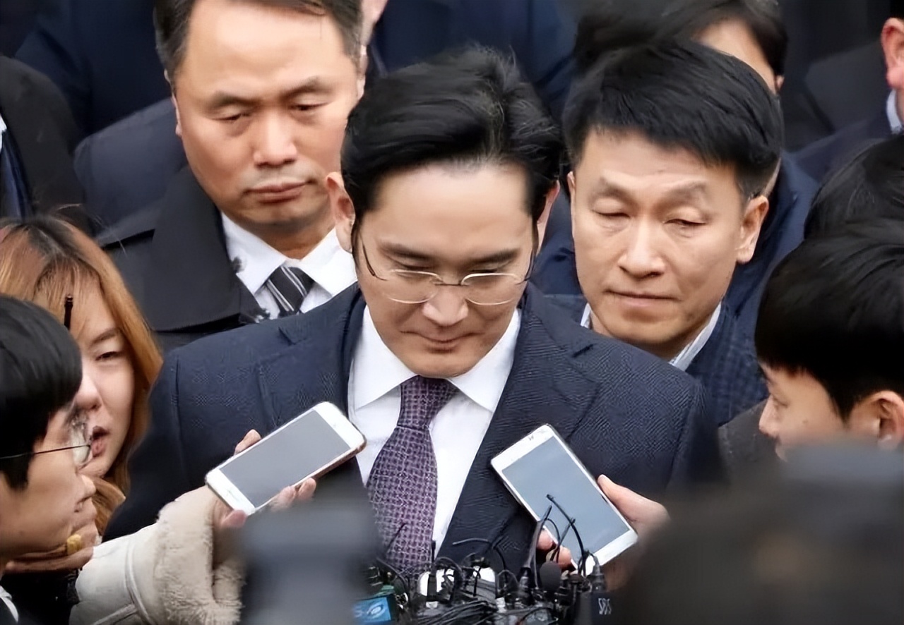 韩国首富“易主”:白手起家56岁赚得身家630亿,力压三星李在镕