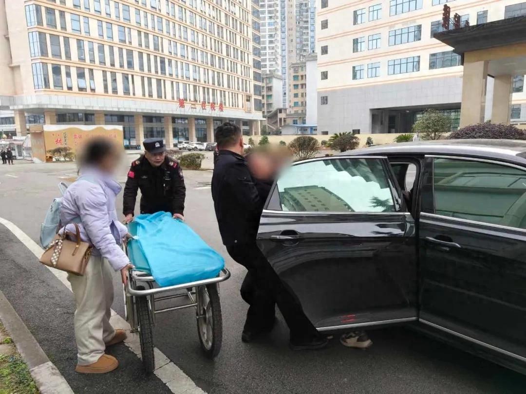 暖心“警”色 让这个春节更有温度