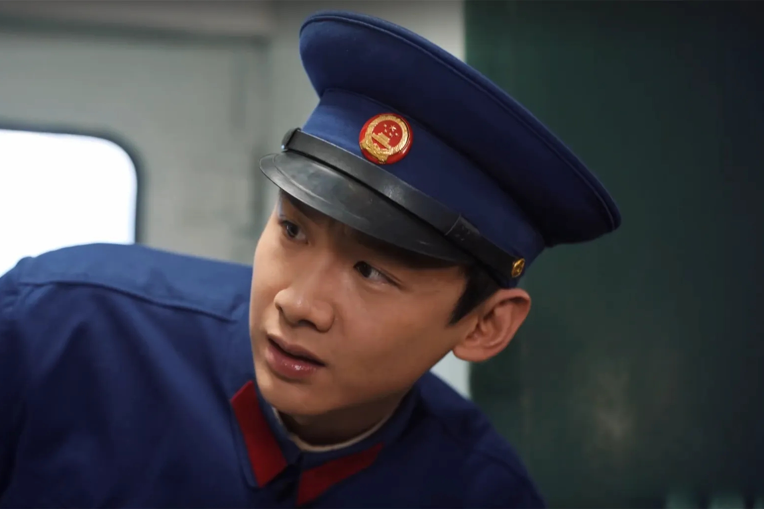 大寒发剧照炸场，6.6万预约登顶！白敬亭这部刑侦剧凭啥未播先火