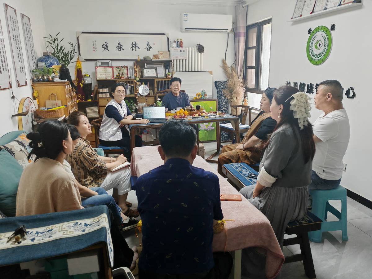 公益传中医 健康惠万家 李亚珍工作室开展中医公益健康讲座
