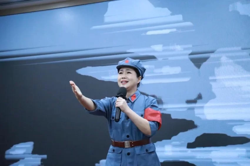 全面贯彻落实《全民阅读促进条例》 红岩书院揭牌仪式暨阅读与人生分享会在京举行(图7) 全面贯彻落实《全民阅读促进条例》 红岩书院揭牌仪式暨阅读与人生分享会在京举行(图7)