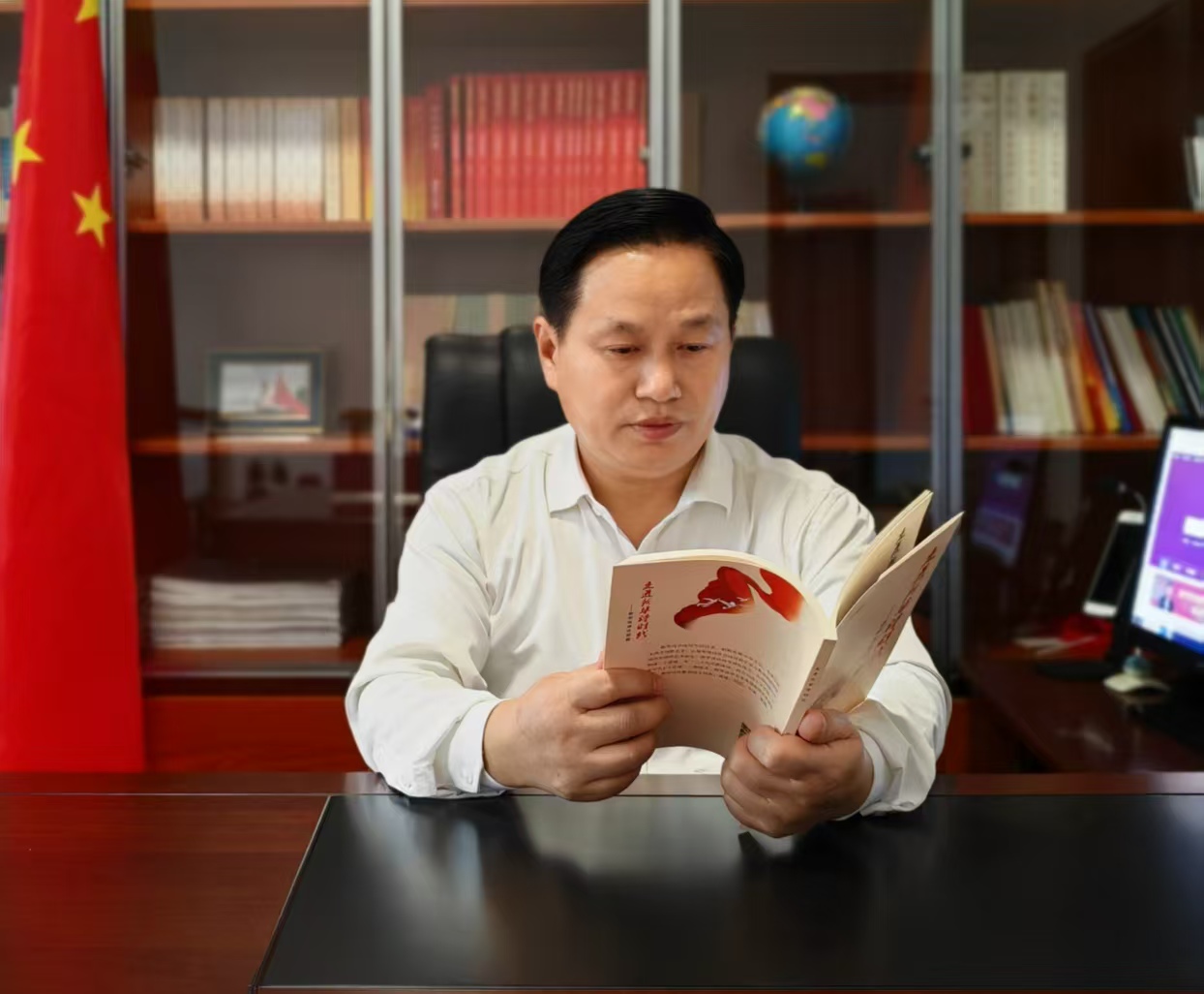为中华文化探索新诗体，写不下的民族使命与责任