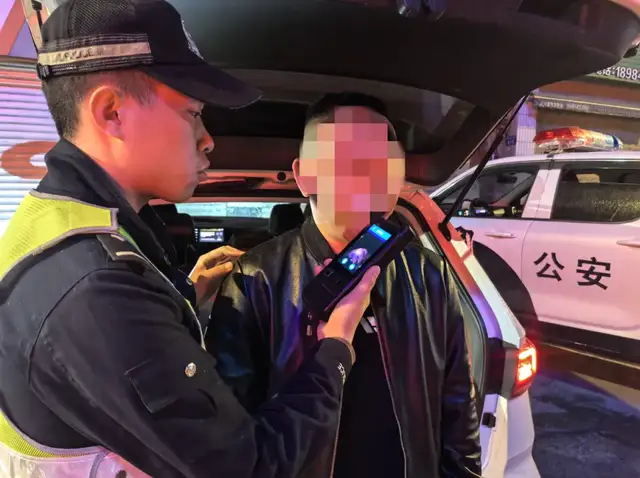 【五大曝光】饮酒驾车不可取 侥幸上路必被查