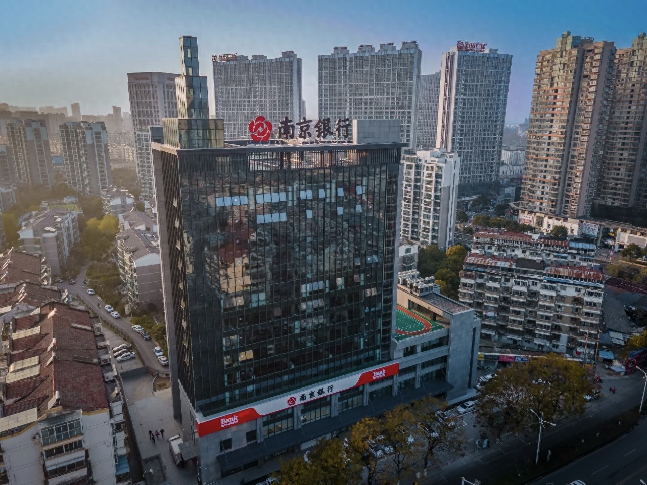 南京银行，实干兴“苏”