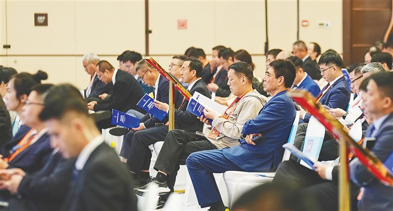 海南面向全球产业招商 吸金超2300亿元！