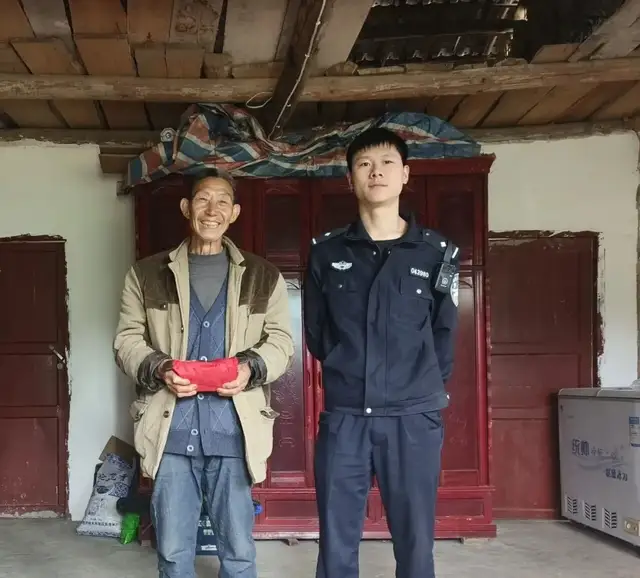 “警察同志：我的40000块钱不见了”